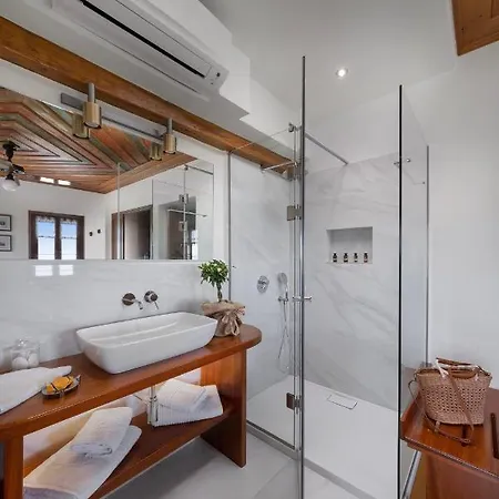 Sakali Mansion 5* Pinakátai