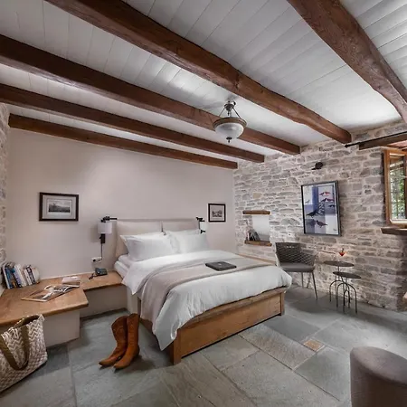 Sakali Mansion 5* Pinakátai