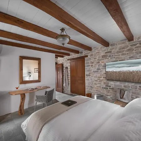 Sakali Mansion 5* Pinakátai