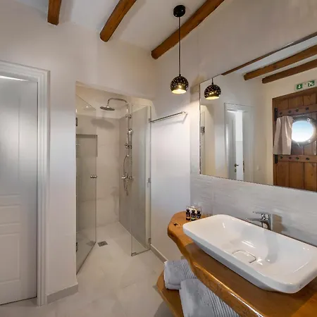 Sakali Mansion 5* Pinakátai